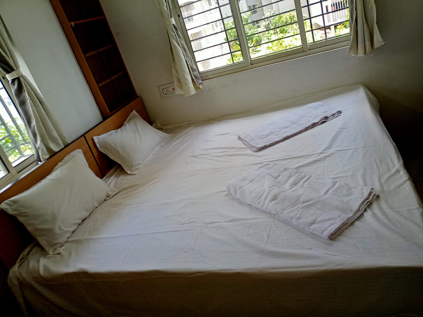 Double Sharing AC Bedroom Ambiance